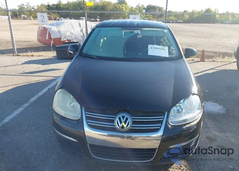 2010 Volkswagen Jetta Limited Edition z USA, uszkodzony, nr VIN 3VWAX7AJ6AM137990